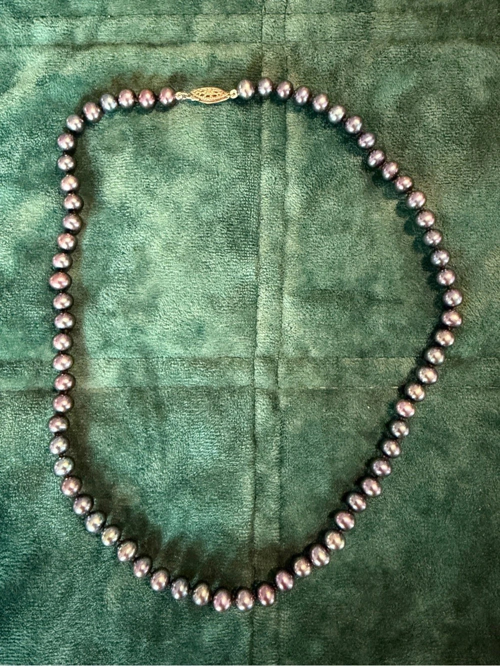 Black pearl necklace